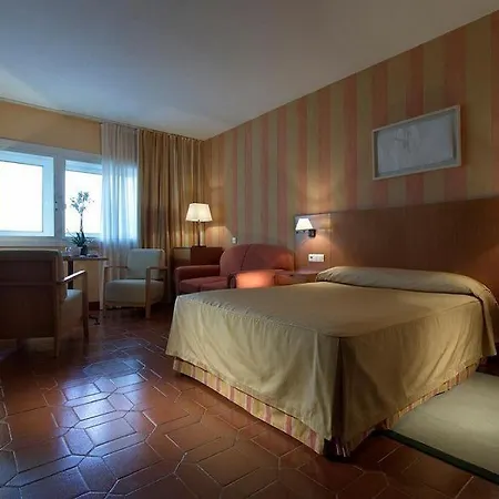 Hotel De 4*